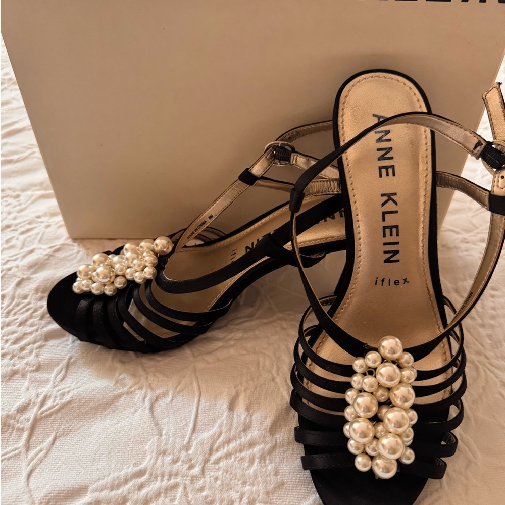 Anne Klein Black Strappy Sandals with Pearl Embellishments size 8